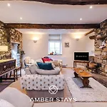 Sunny Side Barn In North Yorkshire By Amber Perfect For Big Groups And Leisure Stays, Sleep 8 And Parking Holiday home Cracoe