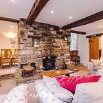 Sunny Side Barn In North Yorkshire By Amber Perfect For Big Groups And Leisure Stays, Sleep 8 And Parking Holiday home *