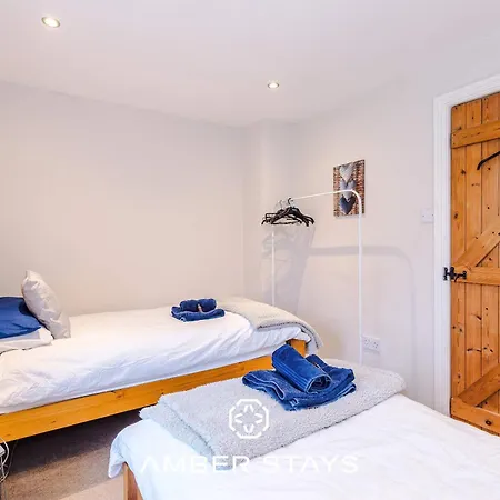 Sunny Side Barn In North Yorkshire By Amber Perfect For Big Groups And Leisure Stays, Sleep 8 And Parking Holiday home Cracoe