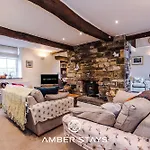 Sunny Side Barn In North Yorkshire By Amber Perfect For Big Groups And Leisure Stays, Sleep 8 And Parking 度假居 Cracoe