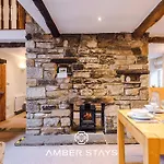Sunny Side Barn In North Yorkshire By Amber Perfect For Big Groups And Leisure Stays, Sleep 8 And Parking