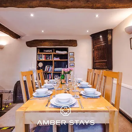 Sunny Side Barn In North Yorkshire By Amber Perfect For Big Groups And Leisure Stays, Sleep 8 And Parking Holiday home Cracoe