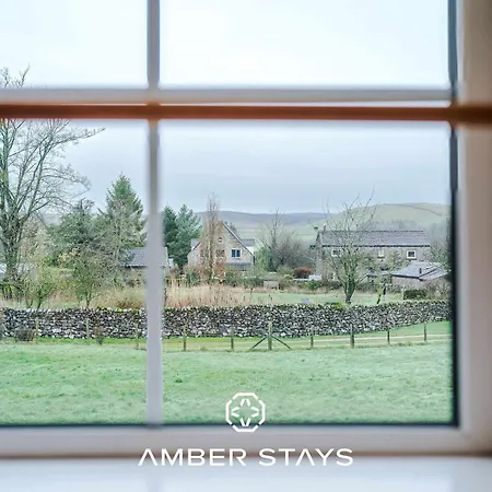 Holiday home Sunny Side Barn In North Yorkshire By Amber Perfect For Big Groups And Leisure Stays, Sleep 8 And Parking Cracoe